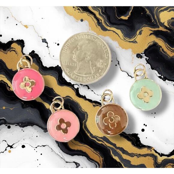 4 Piece Bundle Round Clover Gold Tone Charm Pendant Zipper Pull - Picture 1 of 1